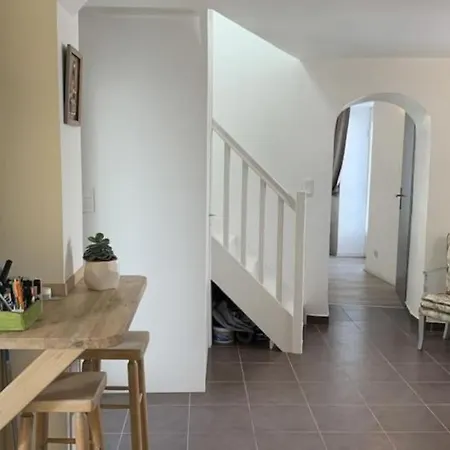 Holiday home L'olivier Climatisee - En Plein Centre-ville